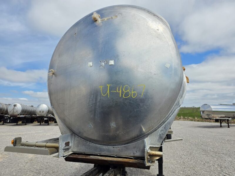 U-4867 2016 Polar 8000 Gallon Stainless Steel Semi Tanker