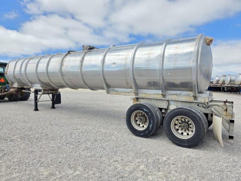 U-4867 2016 Polar 8000 Gallon Stainless Steel Semi Tanker