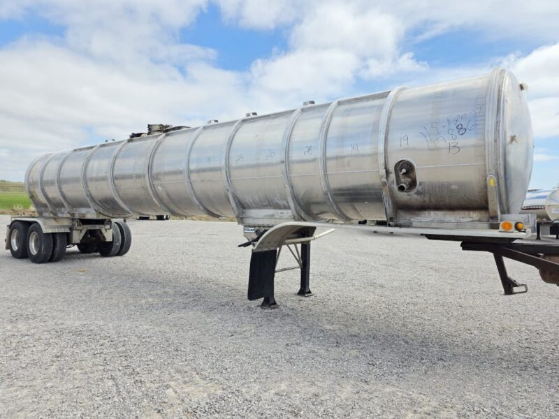 U-4867 2016 Polar 8000 Gallon Stainless Steel Semi Tanker