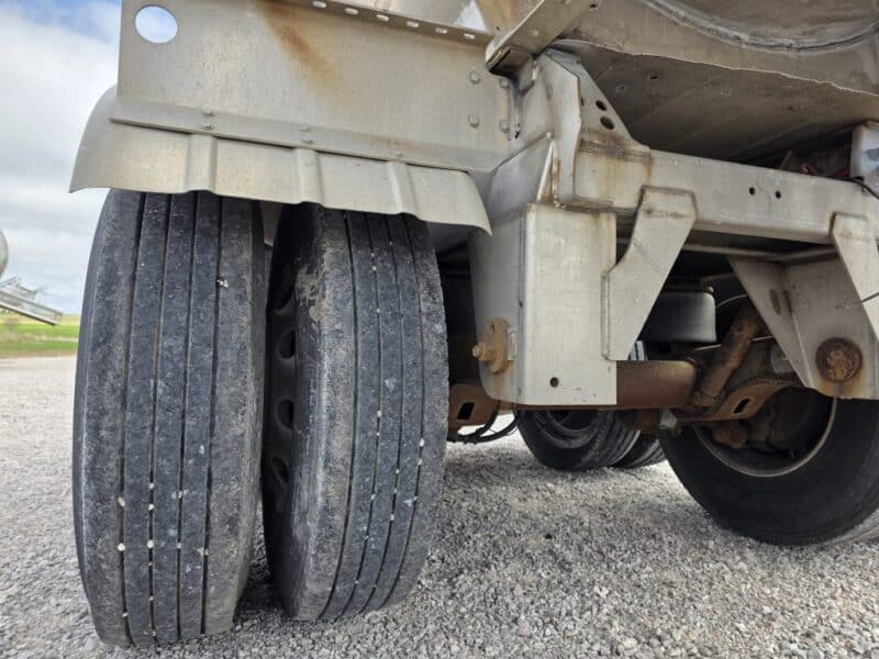 U-4867 2016 Polar 8000 Gallon Stainless Steel Semi Tanker