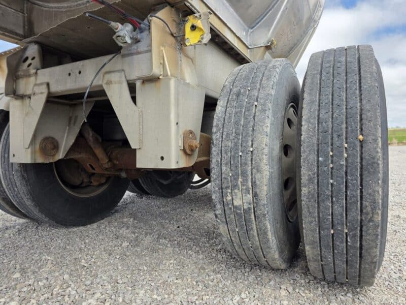 U-4867 2016 Polar 8000 Gallon Stainless Steel Semi Tanker