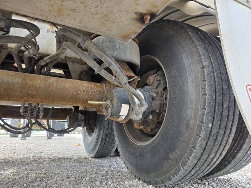 U-4867 2016 Polar 8000 Gallon Stainless Steel Semi Tanker