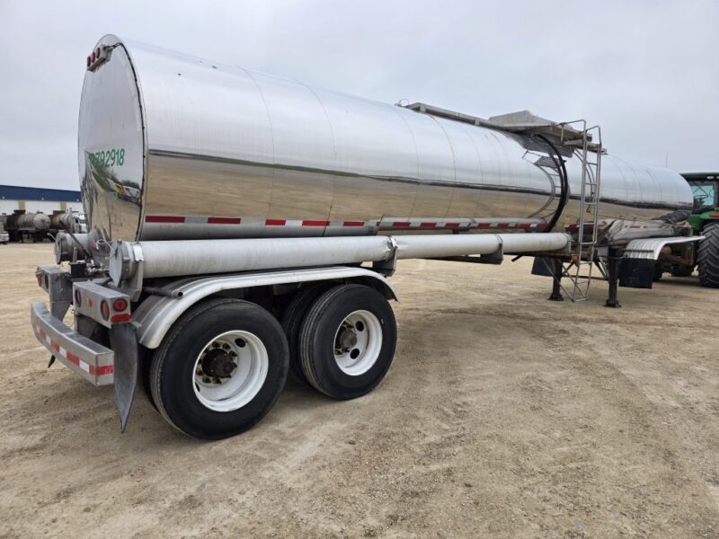 U-4881 1992 Barbel 6500 Gallon Stainless Steel Semi Tanker