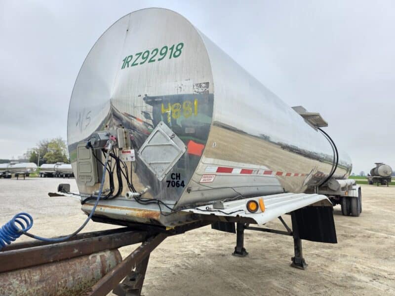 U-4881 1992 Barbel 6500 Gallon Stainless Steel Semi Tanker