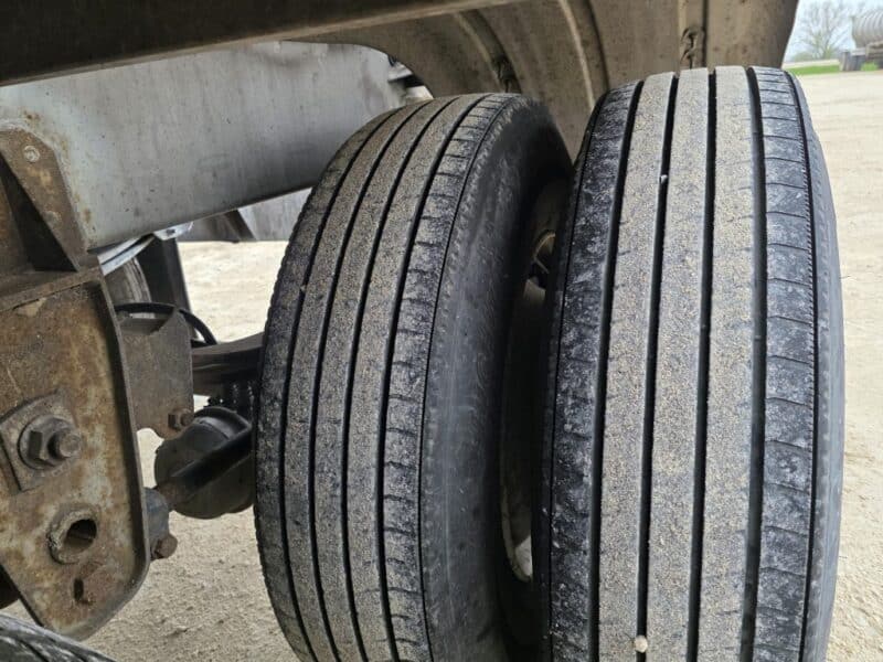 U-4881 1992 Barbel 6500 Gallon Stainless Steel Semi Tanker