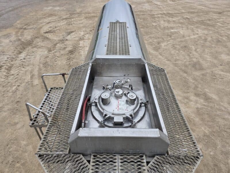 U-4881 1992 Barbel 6500 Gallon Stainless Steel Semi Tanker