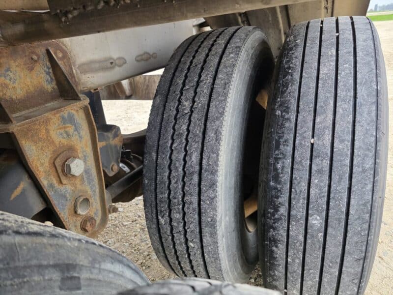 U-4879 1992 Barbel 7000 Gallon Stainless Steel Semi Tanker