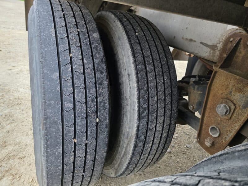 U-4879 1992 Barbel 7000 Gallon Stainless Steel Semi Tanker