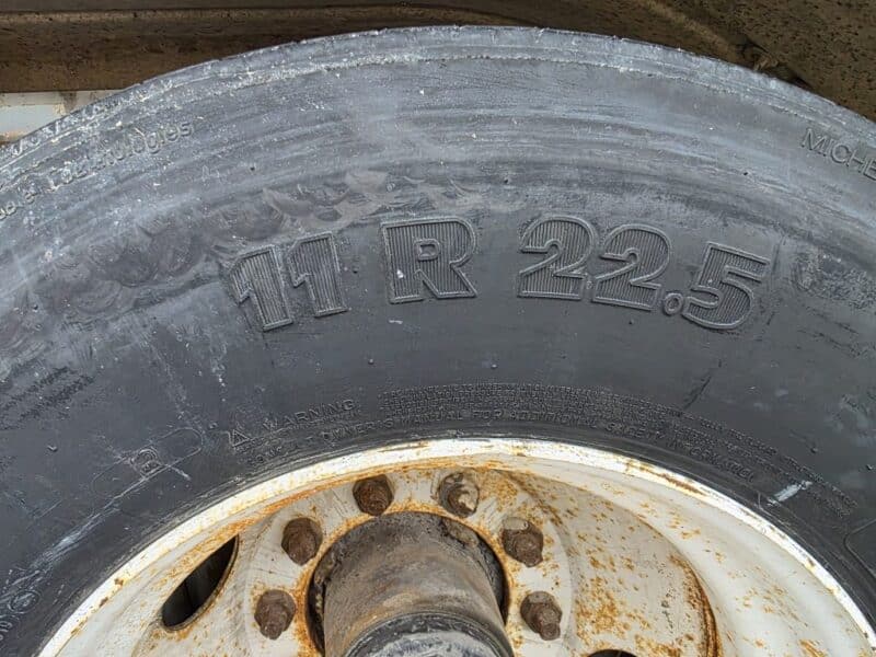 U-4879 1992 Barbel 7000 Gallon Stainless Steel Semi Tanker