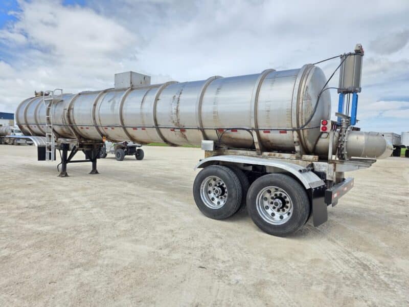 U-4877 1980 Trans Equip 6700 Gallon Stainless Steel Semi Tanker w. 18in Unload
