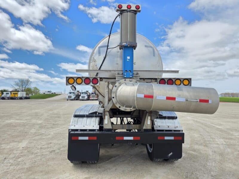 U-4877 1980 Trans Equip 6700 Gallon Stainless Steel Semi Tanker w. 18in Unload