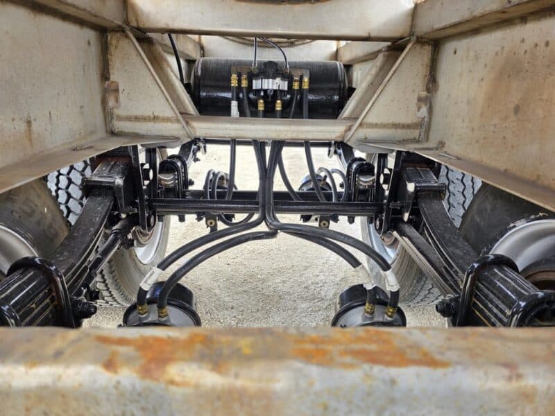 U-4877 1980 Trans Equip 6700 Gallon Stainless Steel Semi Tanker w. 18in Unload