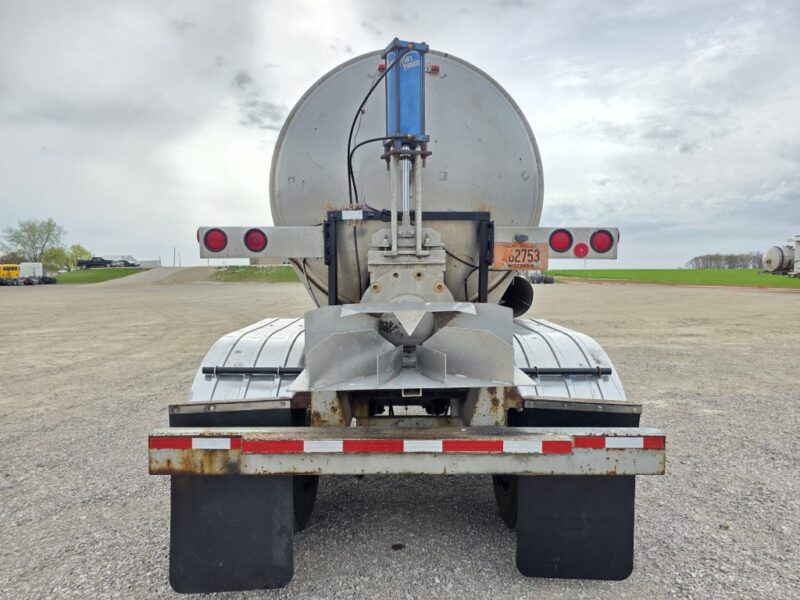 U-4876 1990 Polar 7000 Gallon Stainless Steel Semi Tanker w. 14in Unload