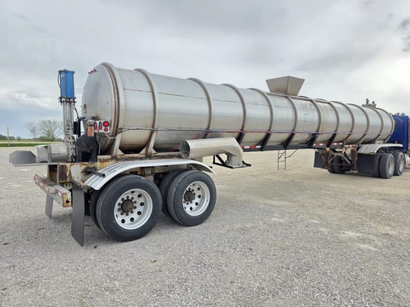 U-4876 1990 Polar 7000 Gallon Stainless Steel Semi Tanker w. 14in Unload