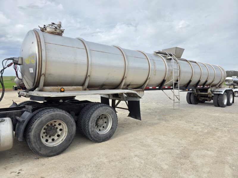 U-4876 1990 Polar 7000 Gallon Stainless Steel Semi Tanker w. 14in Unload