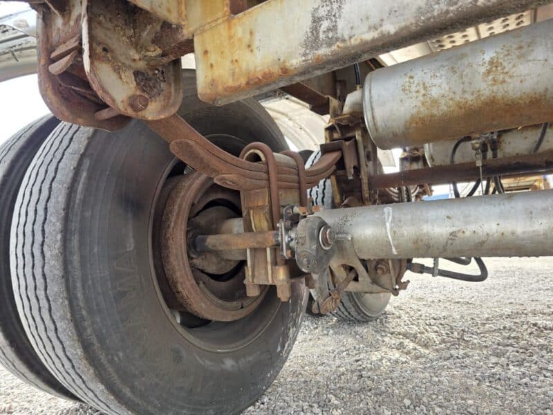 U-4876 1990 Polar 7000 Gallon Stainless Steel Semi Tanker w. 14in Unload