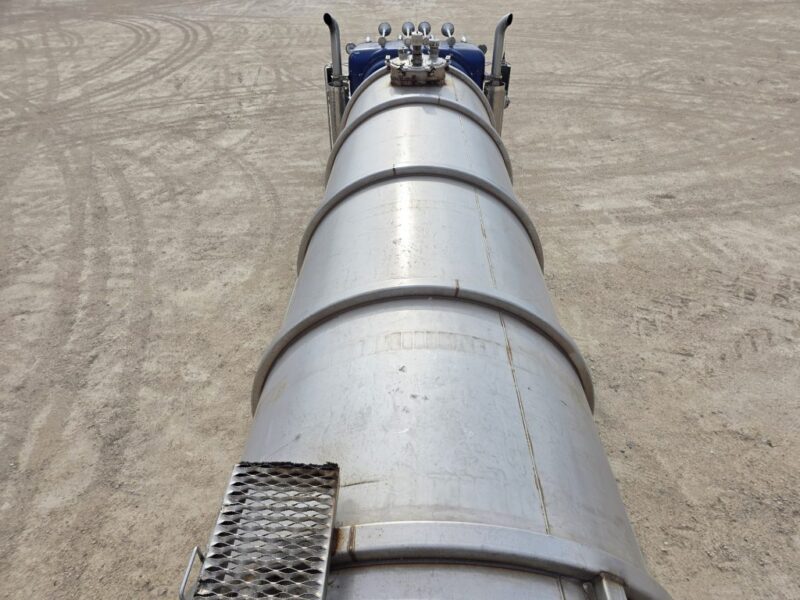 U-4876 1990 Polar 7000 Gallon Stainless Steel Semi Tanker w. 14in Unload
