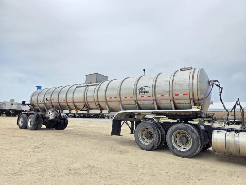 U-4875 2010 Engle 7200 Gallon Stainless Steel Semi Tanker