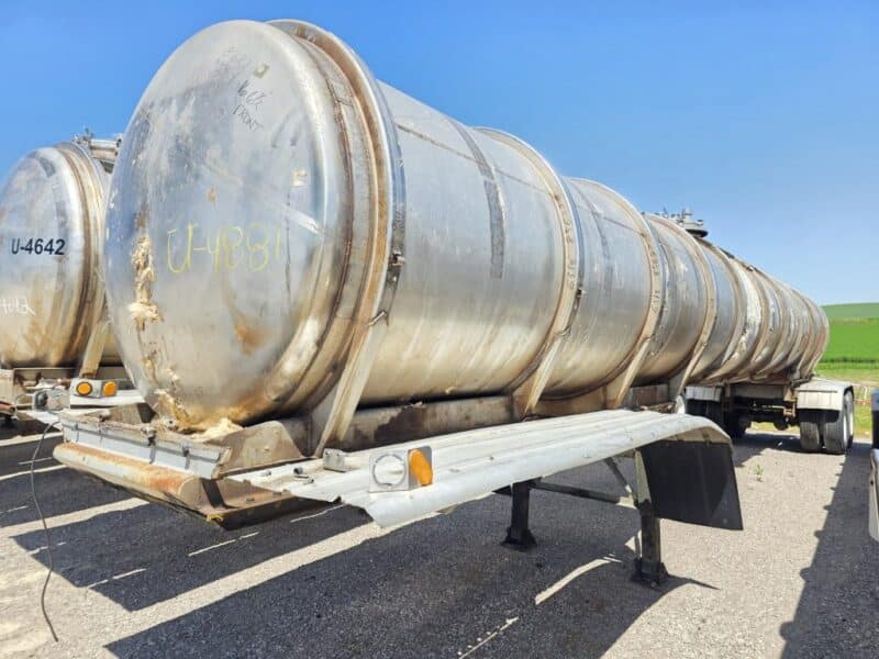 U-4881 1992 Barbel 6500 Gallon Stainless Steel Semi Tanker