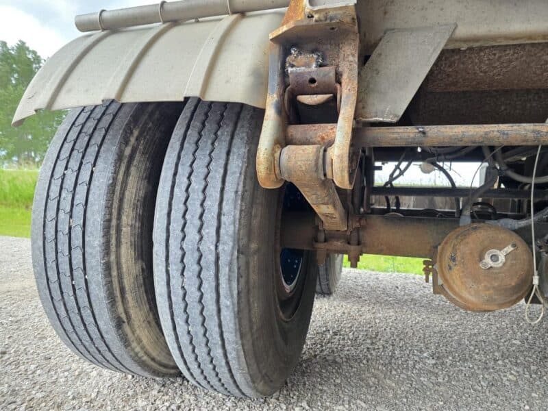 U-4879 1992 Barbel 7000 Gallon Stainless Steel Semi Tanker