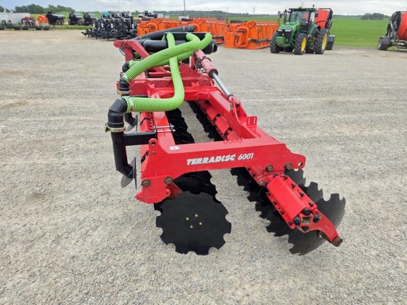 Phil’s 28′ Pottinger Twin Row Disc Only For Tractor Mounted Stinger.