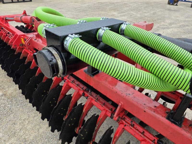 Phil’s 28′ Pottinger Twin Row Disc Only For Tractor Mounted Stinger.