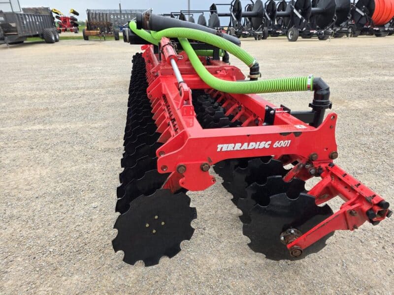 Phil’s 28′ Pottinger Twin Row Disc Only For Tractor Mounted Stinger.