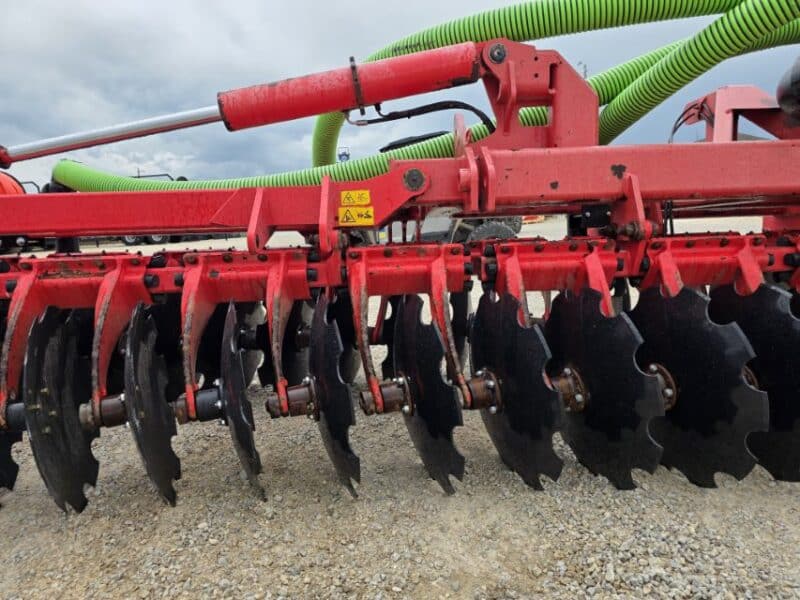 Phil’s 28′ Pottinger Twin Row Disc Only For Tractor Mounted Stinger.