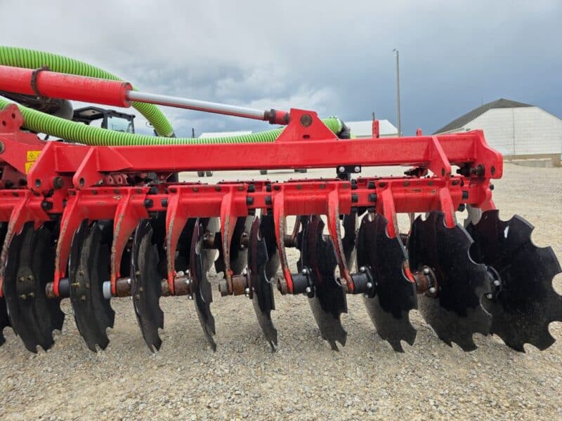 Phil’s 28′ Pottinger Twin Row Disc Only For Tractor Mounted Stinger.