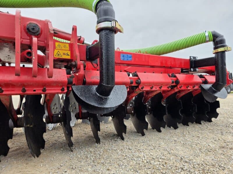Phil’s 28′ Pottinger Twin Row Disc Only For Tractor Mounted Stinger.
