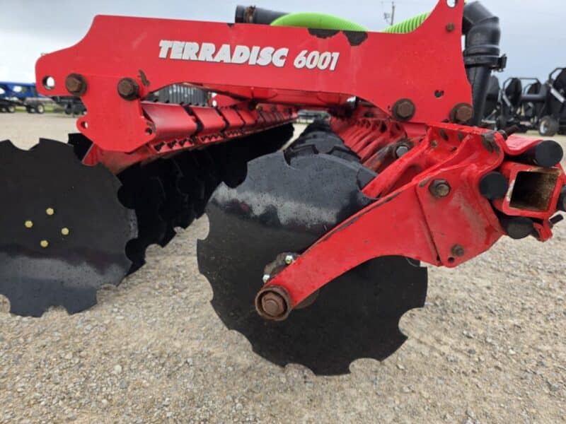 Phil’s 28′ Pottinger Twin Row Disc Only For Tractor Mounted Stinger.