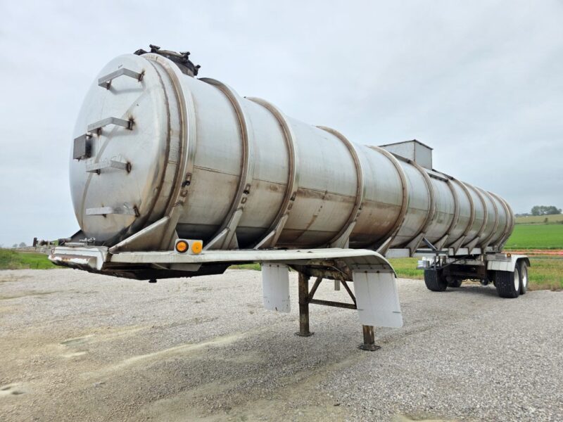 U-4872 1991 Barbel 7200 Gallon Stainless Steel Semi Tanker