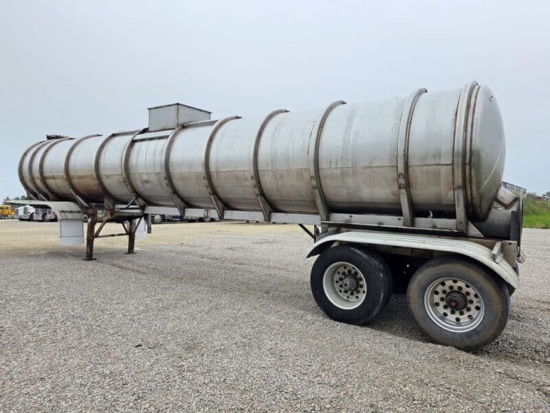 U-4872 1991 Barbel 7200 Gallon Stainless Steel Semi Tanker
