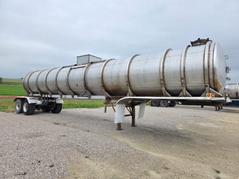 U-4872 1991 Barbel 7200 Gallon Stainless Steel Semi Tanker