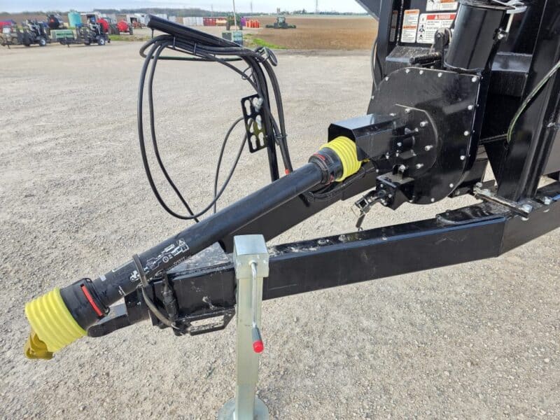 Honey Badger 6000 Manure Spreader