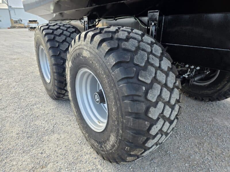 Honey Badger 6000 Manure Spreader