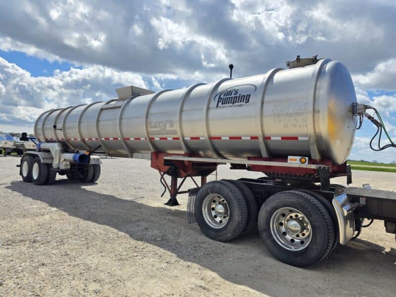 U-4883 1995 Heil 7500 Gallon Stainless Steel Semi Tanker