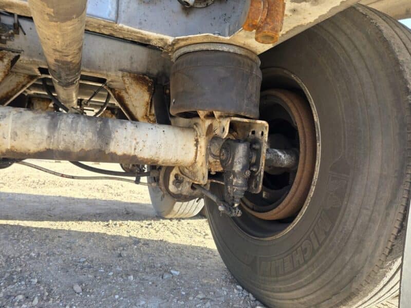 U-4882 1995 Bulk 7000 Gallon Stainless Steel Semi Tanker