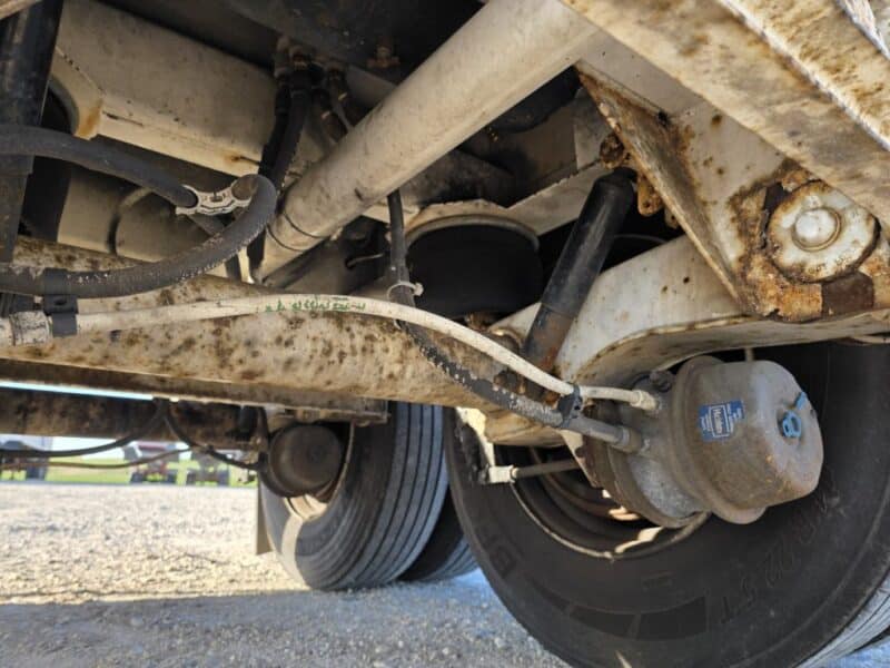 U-4882 1995 Bulk 7000 Gallon Stainless Steel Semi Tanker