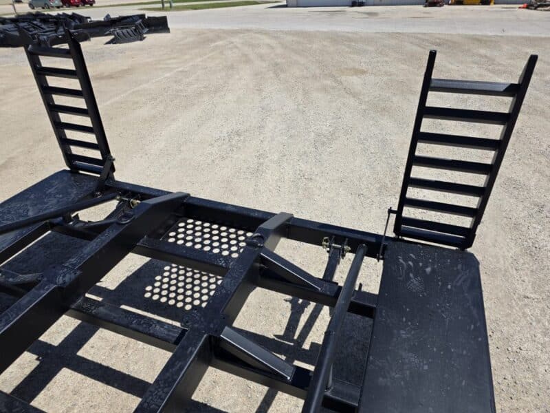 SS EXPRESS Gooseneck Manure Boat Trailer For Wolverine and Crawler Agitation Boats