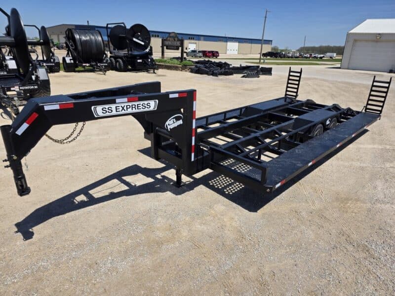 SS EXPRESS Gooseneck Manure Boat Trailer For Wolverine and Crawler Agitation Boats