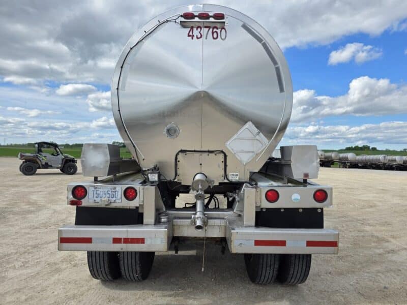 U-4878 1991 Brenner 6700 Gallon Stainless Steel Semi Tanker