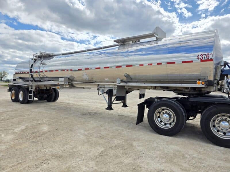 U-4878 1991 Brenner 6700 Gallon Stainless Steel Semi Tanker