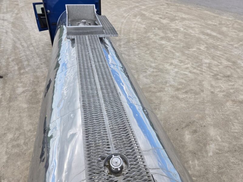 U-4878 1991 Brenner 6700 Gallon Stainless Steel Semi Tanker