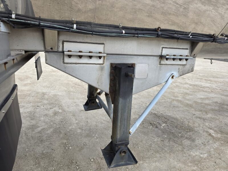 U-4878 1991 Brenner 6700 Gallon Stainless Steel Semi Tanker