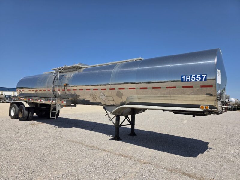 U-4887 1995 Polar 7000 Gallon Stainless Steel Semi Tanker