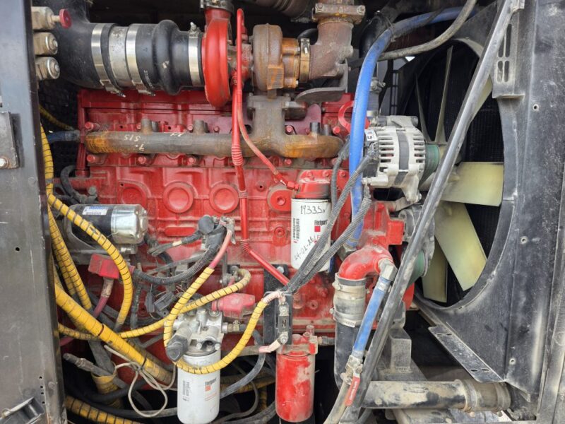 V3410 Mensch Alley Vac Truck. Cummins engine was new March of 2025. Starts and runs good.