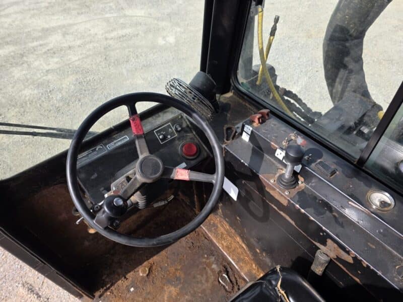 V3410 Mensch Alley Vac Truck. Cummins engine was new March of 2025. Starts and runs good.