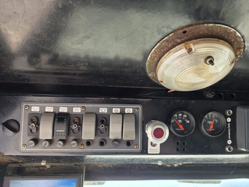 V3410 Mensch Alley Vac Truck. Cummins engine was new March of 2025. Starts and runs good.
