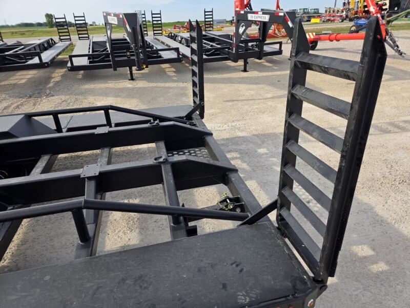 SS EXPRESS Gooseneck Manure Boat Trailer For Wolverine and Crawler Agitation Boats